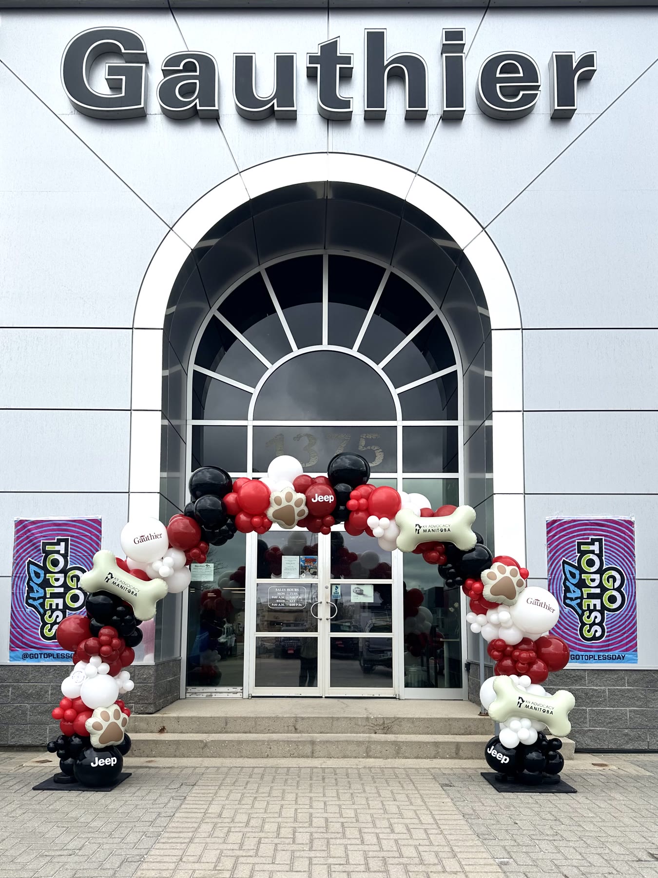 Arches balloon decor by Inflatable Decorations, Winnipeg